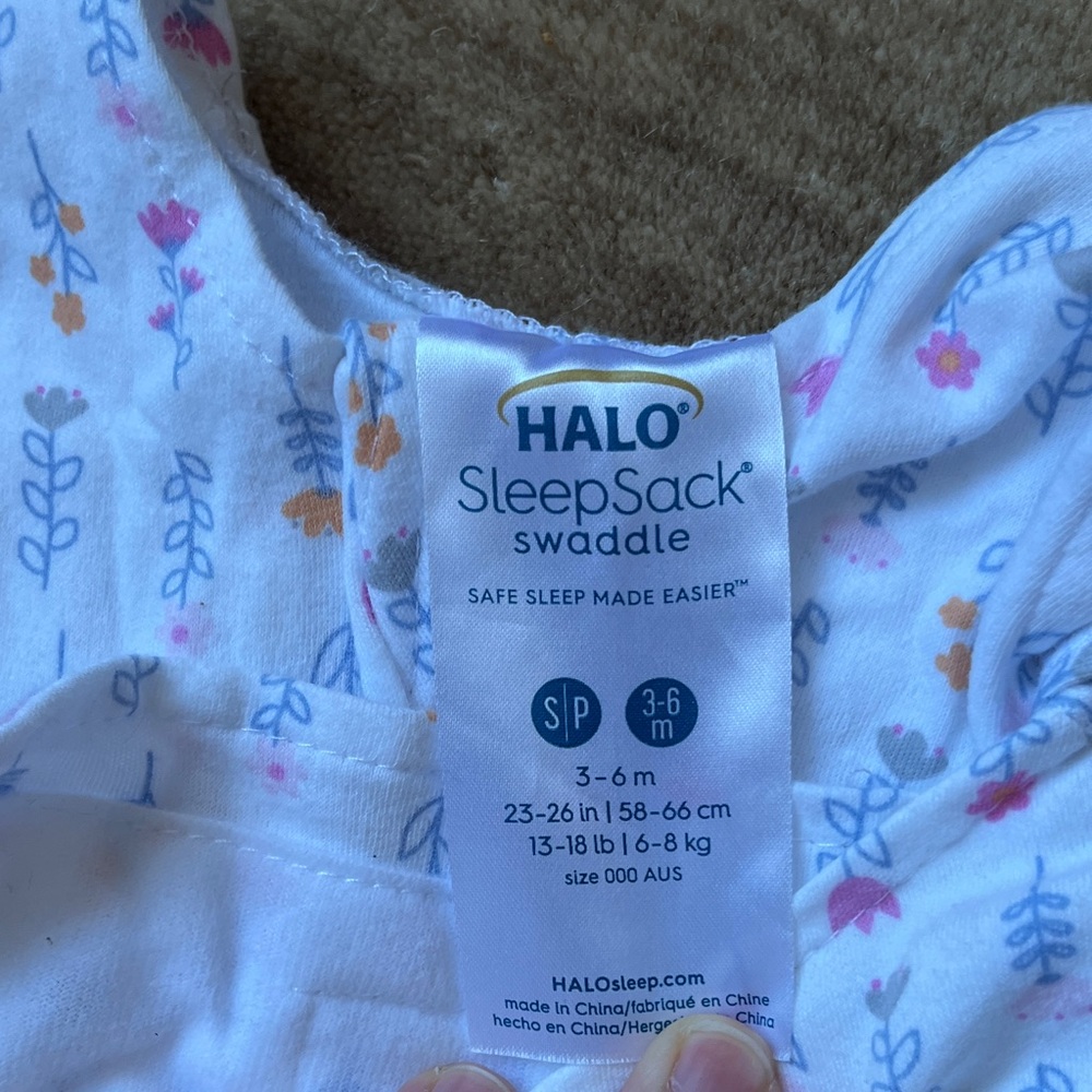 Halo Sleep Sack Swaddle in Floral Pattern. 3-6 months - Picture 2 of 6